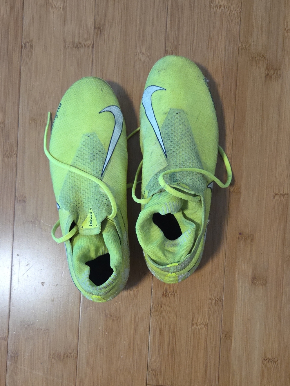 Nike Phantom Vision Soccer Cleats